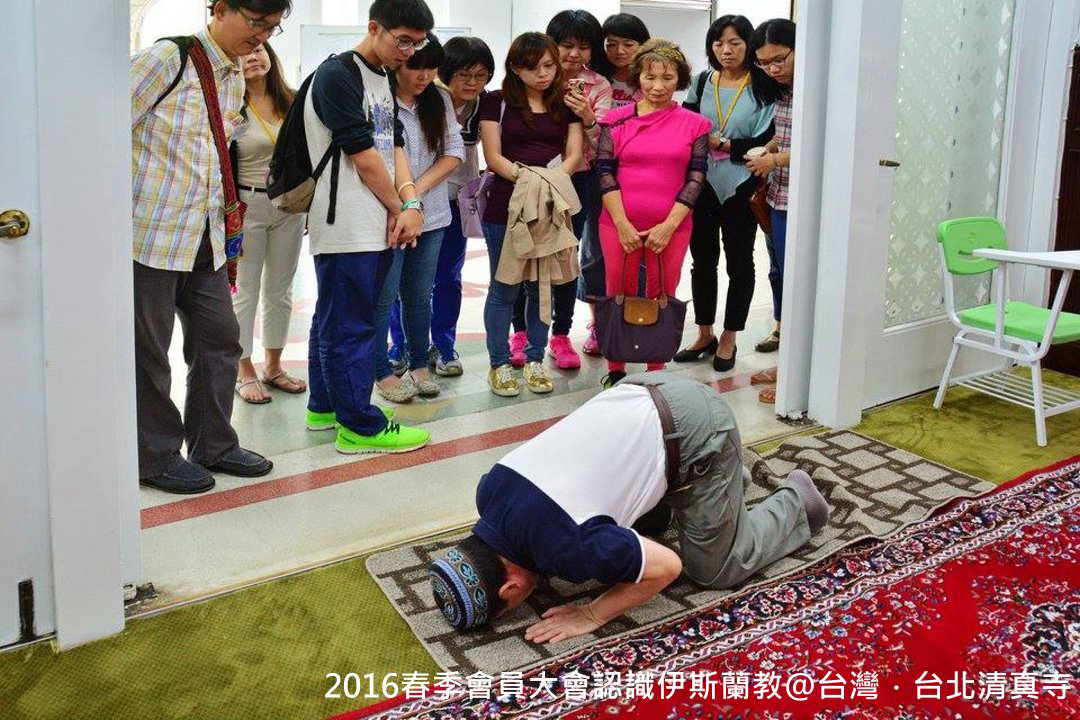 只是帶外國會員在家附近茶園騎 Ubike，他就哇哇哇，讚嘆不已！！